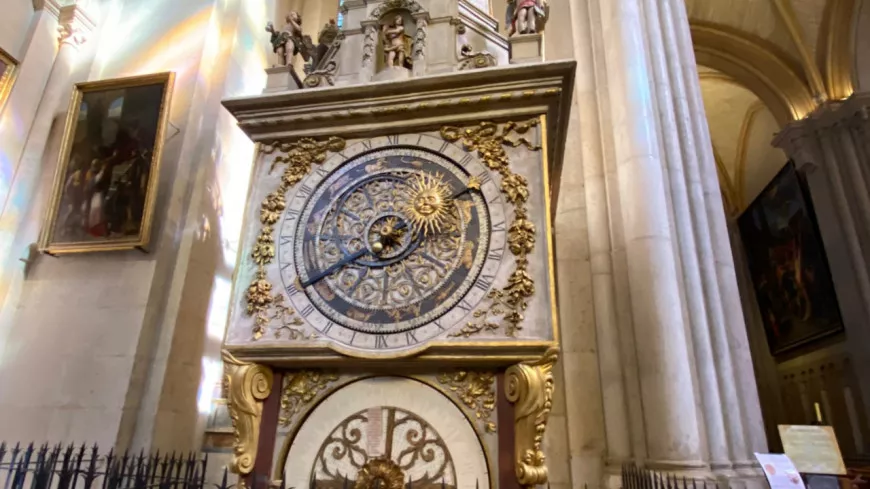 Lyon : 11 ans après avoir été vandalisée, l'horloge de la cathédrale Saint-Jean retrouve son éclat